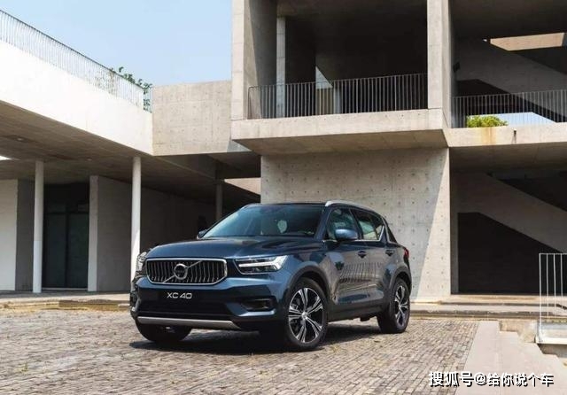 车标就值十万的3款豪华SUV，网友：以后买车要绕着走